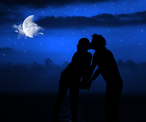 Happy,Couple,Romantically,Kissing,At,Night,Under,Moonlight – FairyLoot US